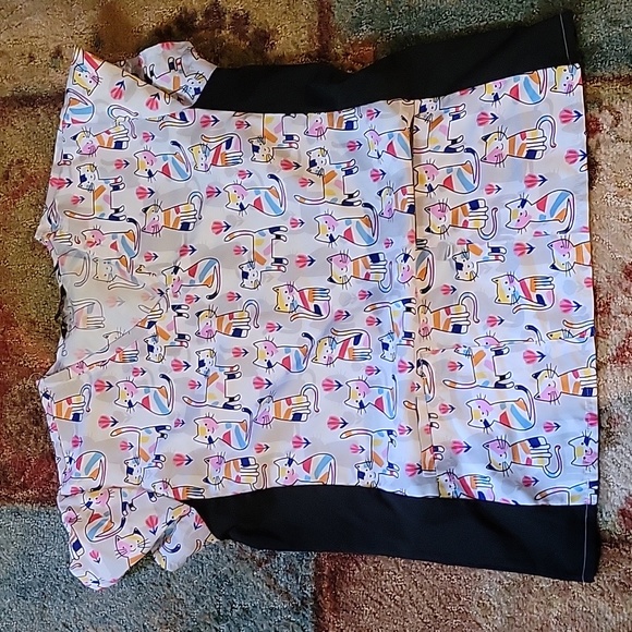 Scrub top 💓3/15💓 - Picture 1 of 3